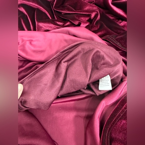 NWOT Baltic Born Sofia velvet maxi dress burgundy size S - Picture 10 of 12